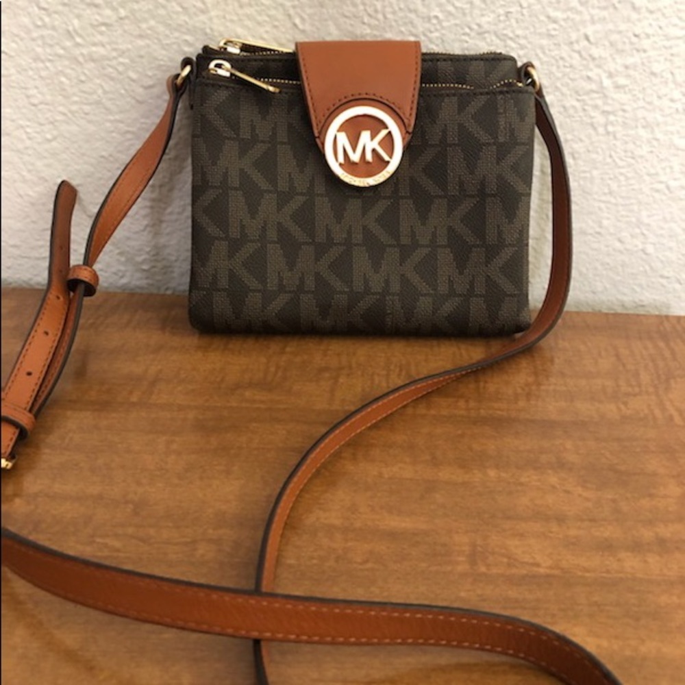 Michael Kors Crossbody bag - Excellent condition!!